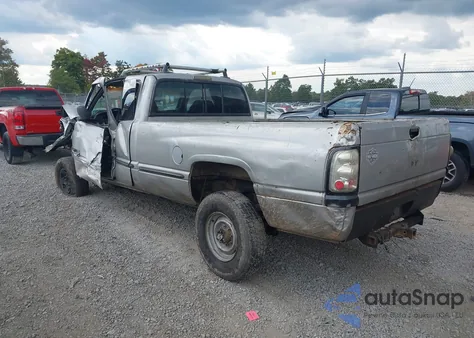 1998 Dodge Ram 2500 St z USA, uszkodzony, nr VIN 1B7KF23ZXWJ174822